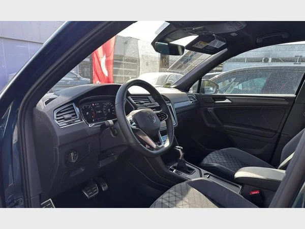 Volkswagen Tiguan (2021) — foto 10 van 31