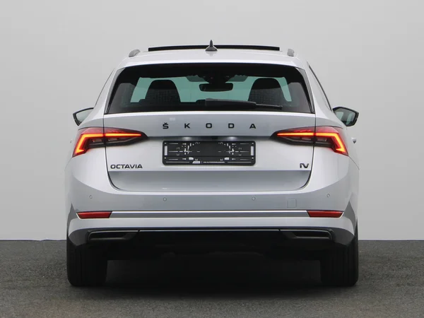 SKODA Octavia Combi (2024) — foto 17 van 22