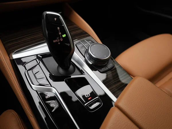 BMW 5 Reeks (2022) — foto 16 van 43