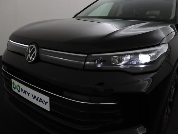 VOLKSWAGEN Tiguan (2025) — foto 8 van 18