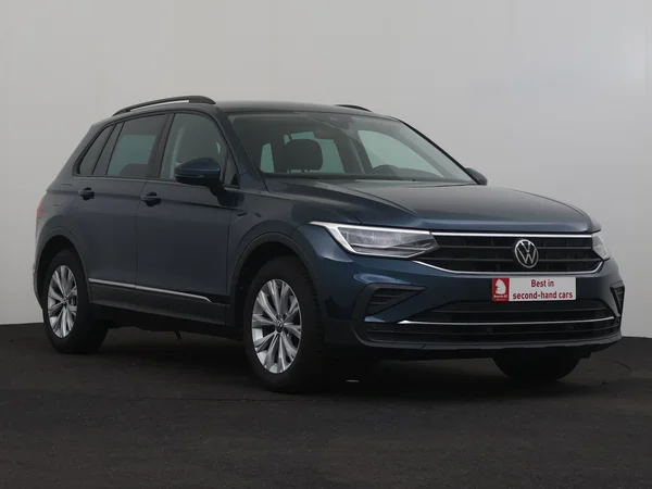 VOLKSWAGEN Tiguan (2022) — foto 23 van 28