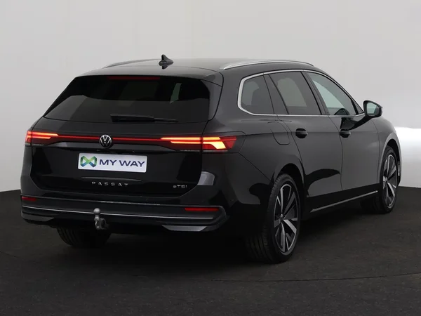 VOLKSWAGEN Passat SW (2025) — foto 11 van 18