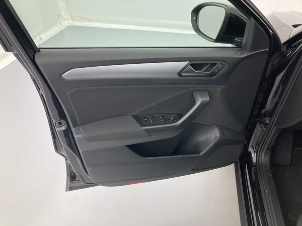 VOLKSWAGEN T-Roc (2022) — foto 14 van 36
