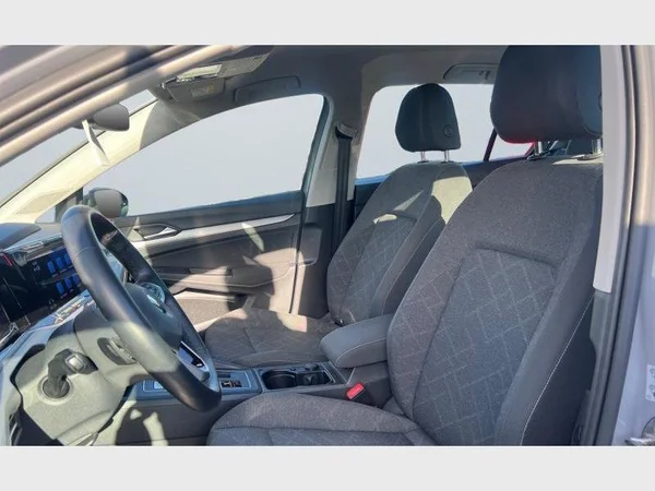Volkswagen Golf VIII (2021) — foto 9 van 25
