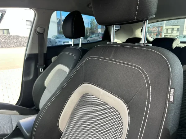 Kia Ceed (2016) — foto 18 van 19