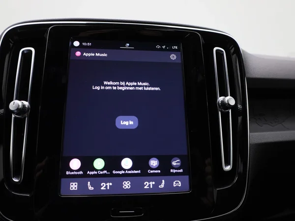 Volvo XC40 (2023) — foto 10 van 41