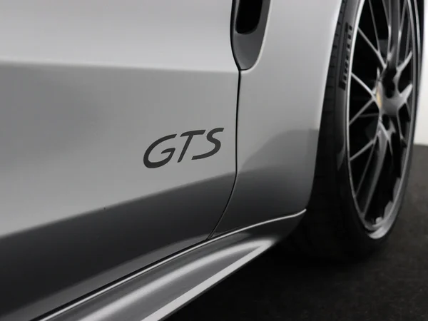 PORSCHE Panamera (2020) — foto 27 van 36