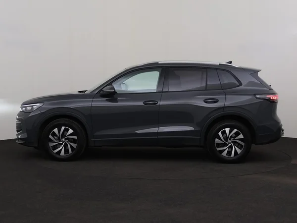 VOLKSWAGEN Tiguan (2025) — foto 11 van 18