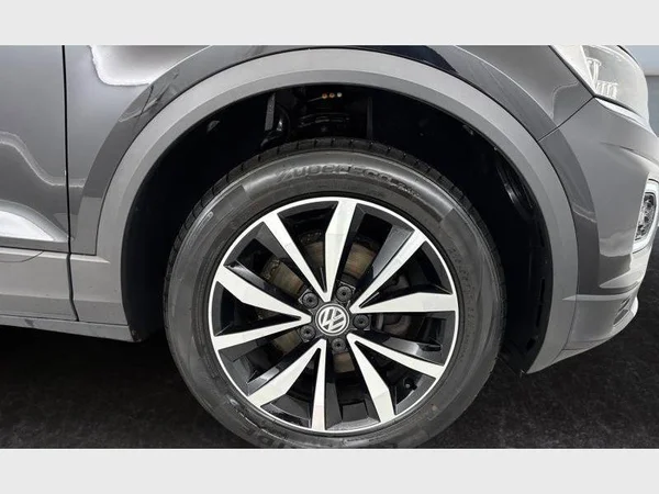 Volkswagen T-Roc (2019) — foto 2 van 32