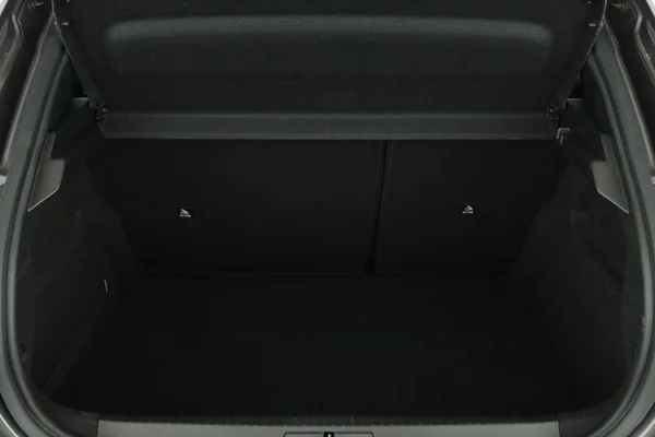 Peugeot 208 (2022) — foto 8 van 16