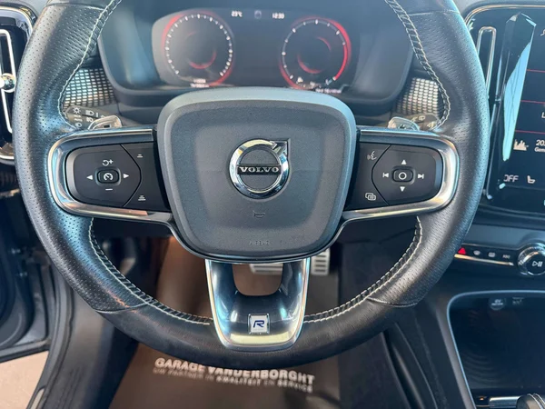 Volvo XC40 (2018) — foto 11 van 23