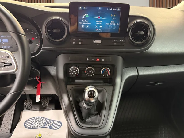 Mercedes-Benz Citan (2024) — foto 11 van 28