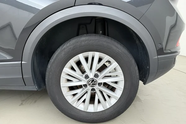 Volkswagen T-Roc (2023) — foto 16 van 19
