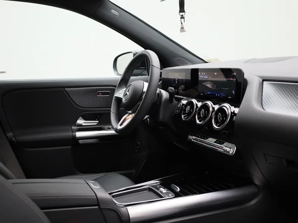 Mercedes-Benz GLA (2025) — foto 35 van 50