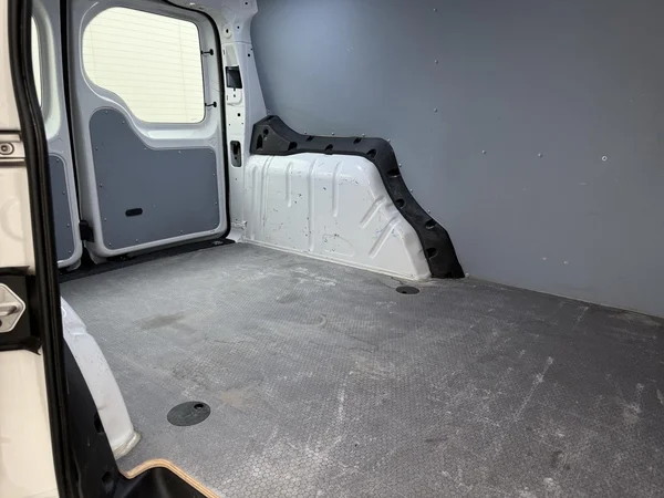 VOLKSWAGEN Caddy Maxi Cargo (2025) — foto 2 van 18