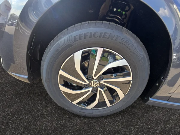 VOLKSWAGEN Polo (2025) — foto 10 van 24