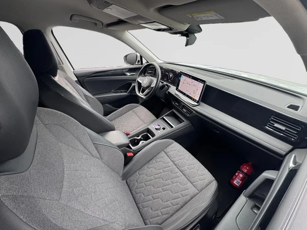 VOLKSWAGEN Tiguan (2024) — foto 23 van 24