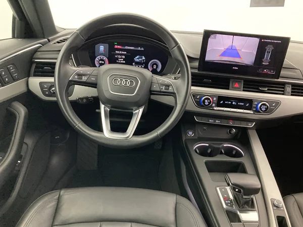AUDI A4 Avant (2023) — foto 11 van 36