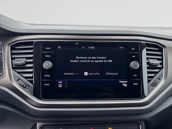 VOLKSWAGEN T-Roc (2018) — foto 8 van 22