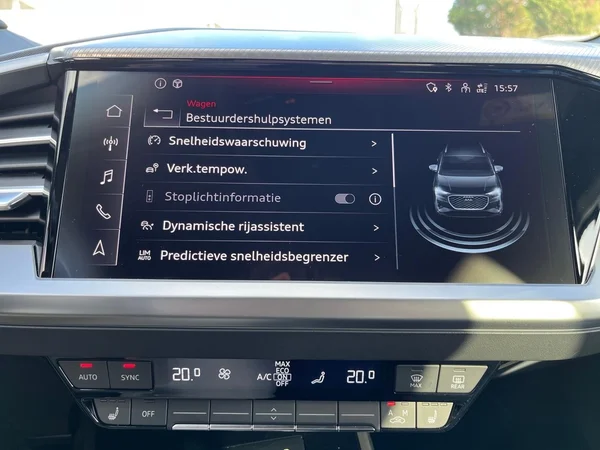 AUDI Q4 e-tron (2025) — foto 9 van 22