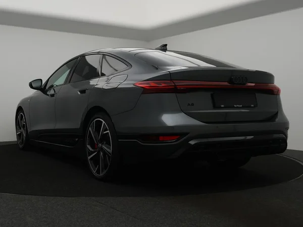 AUDI A6 Sportback e-tron (2025) — foto 23 van 37