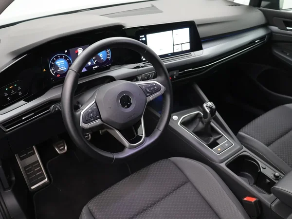 Volkswagen Golf (2023) — foto 9 van 25