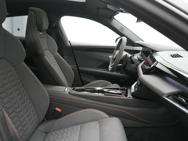 AUDI S e-tron GT (2024) — foto 17 van 35