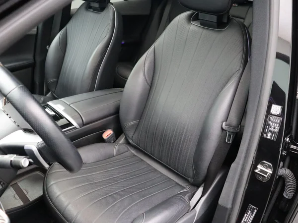 Mercedes-Benz EQE (2025) — foto 6 van 34