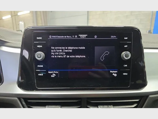 Volkswagen T-Roc (2022) — foto 10 van 27