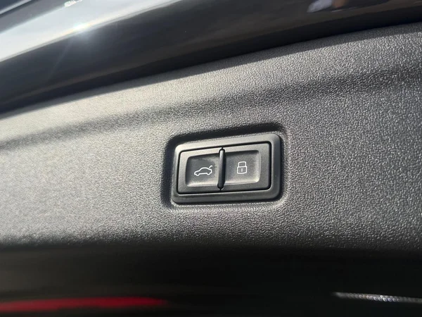 AUDI Q6 e-tron (2025) — foto 2 van 19