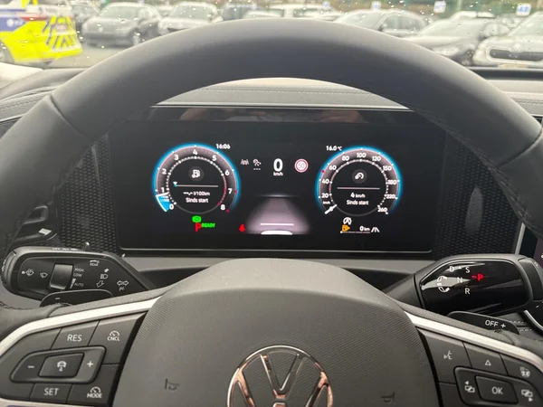 VOLKSWAGEN Tiguan (2026) — foto 6 van 24