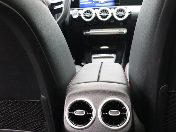 Mercedes-Benz A-Klasse (2023) — foto 13 van 27
