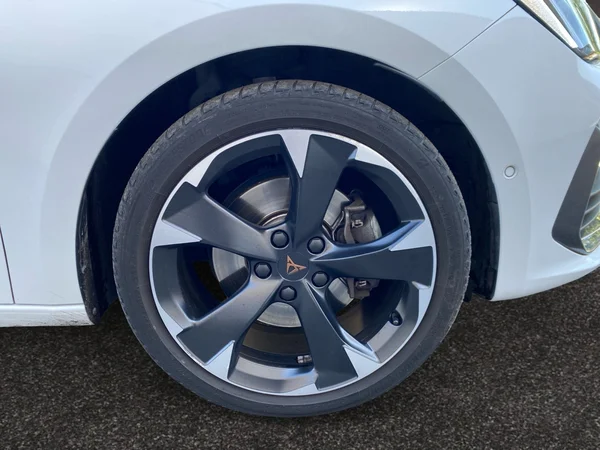 CUPRA Leon ST (2023) — foto 18 van 18