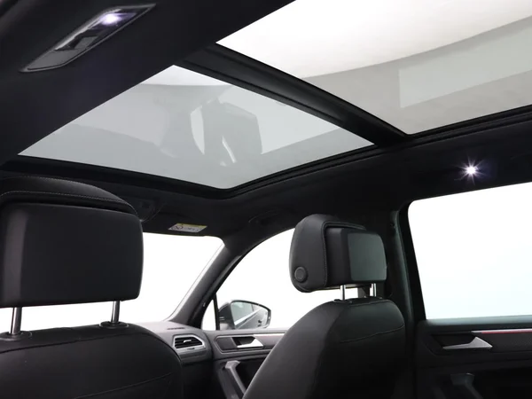 VOLKSWAGEN Tiguan (2021) — foto 3 van 21