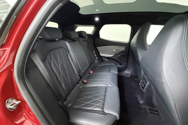 Ford E-Explorer (2024) — foto 13 van 41