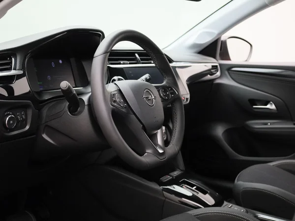 Opel Corsa-e (2023) — foto 27 van 48