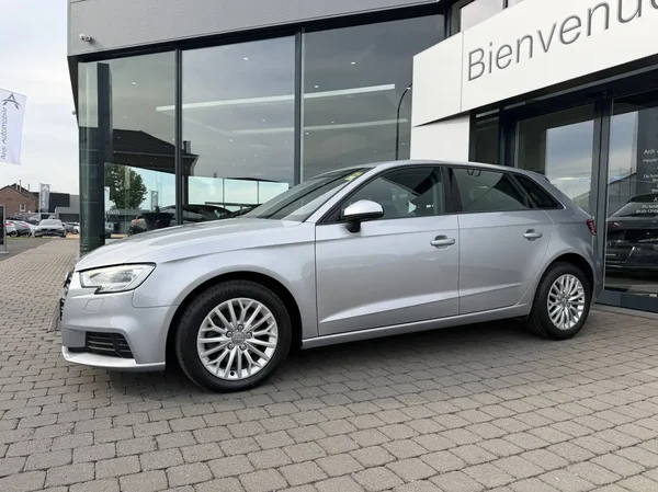Audi A3 (2016) — foto 7 van 19