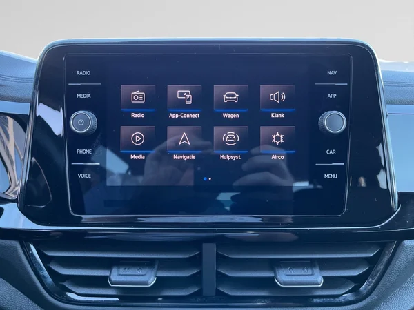 VOLKSWAGEN T-Roc (2023) — foto 14 van 24