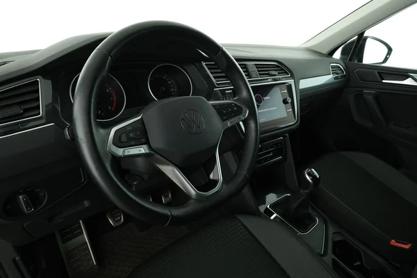 Volkswagen Tiguan (2021) — foto 2 van 16