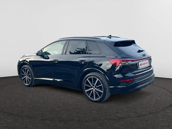 AUDI Q4 e-tron (2024) — foto 8 van 18