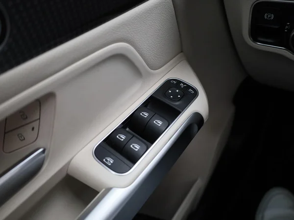 Mercedes-Benz GLB (2021) — foto 16 van 45