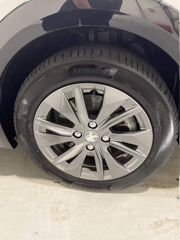 Peugeot E-208 (2021) — foto 38 van 51