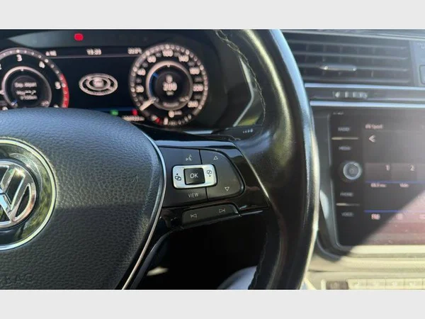 Volkswagen Tiguan (2019) — foto 9 van 24