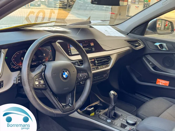 BMW 116 (2023) — foto 18 van 44