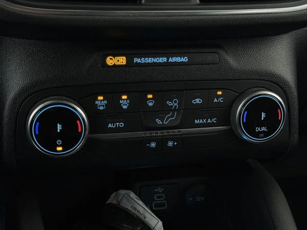 FORD Kuga (2023) — foto 18 van 34