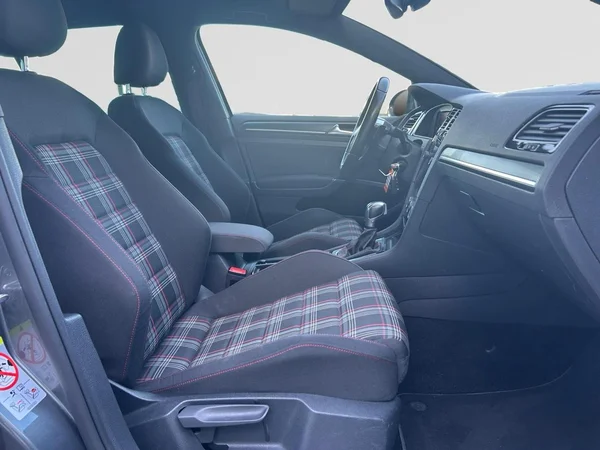 VOLKSWAGEN Golf VII GTI (2019) — foto 18 van 24