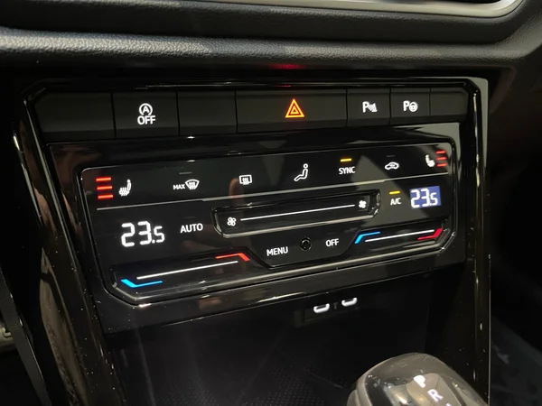 VOLKSWAGEN T-Roc (2025) — foto 5 van 14