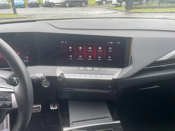 OPEL Astra Sports Tourer PHEV (2023) — foto 5 van 22