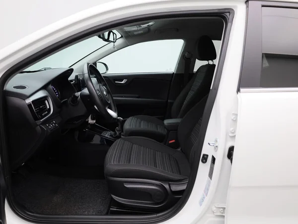 Kia Stonic (2021) — foto 39 van 39