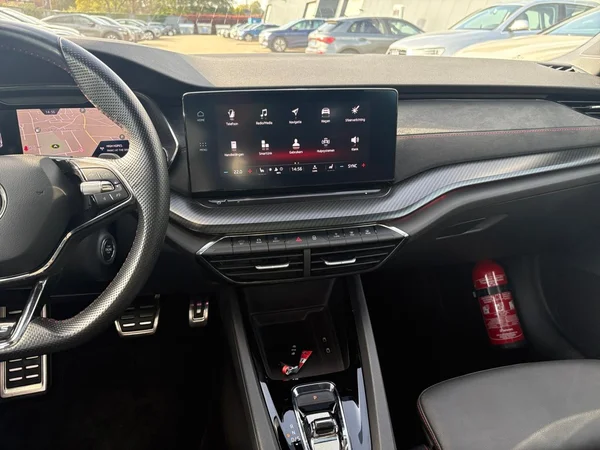 SKODA Octavia Combi RS (2022) — foto 24 van 24